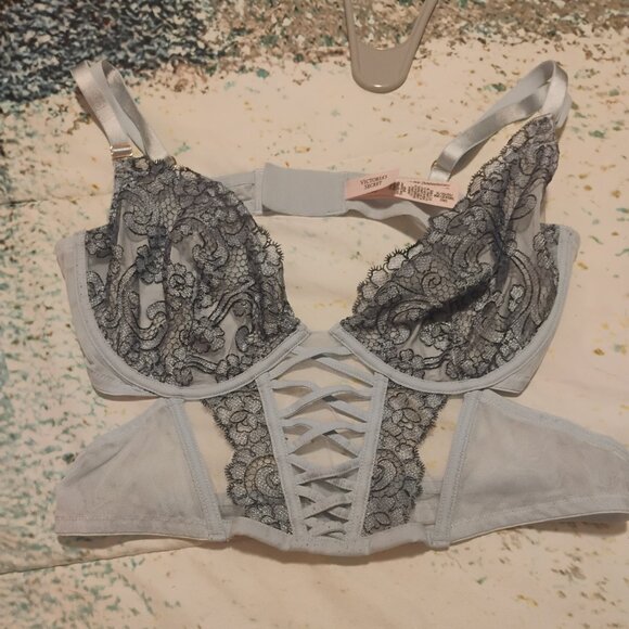 Embroidered bra top - Picture 1 of 2